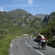 MTB_expedice/2006.07-2-Pyrenees/fotky/052-Pyrenees-Col_du_Tourmalet-stoupani-Paja_(Misak_foto).jpg