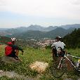 MTB_expedice/2006.07-2-Pyrenees/fotky/171-Pyrenees-vyhled_na_Quillan_(Vasek_foto).jpg